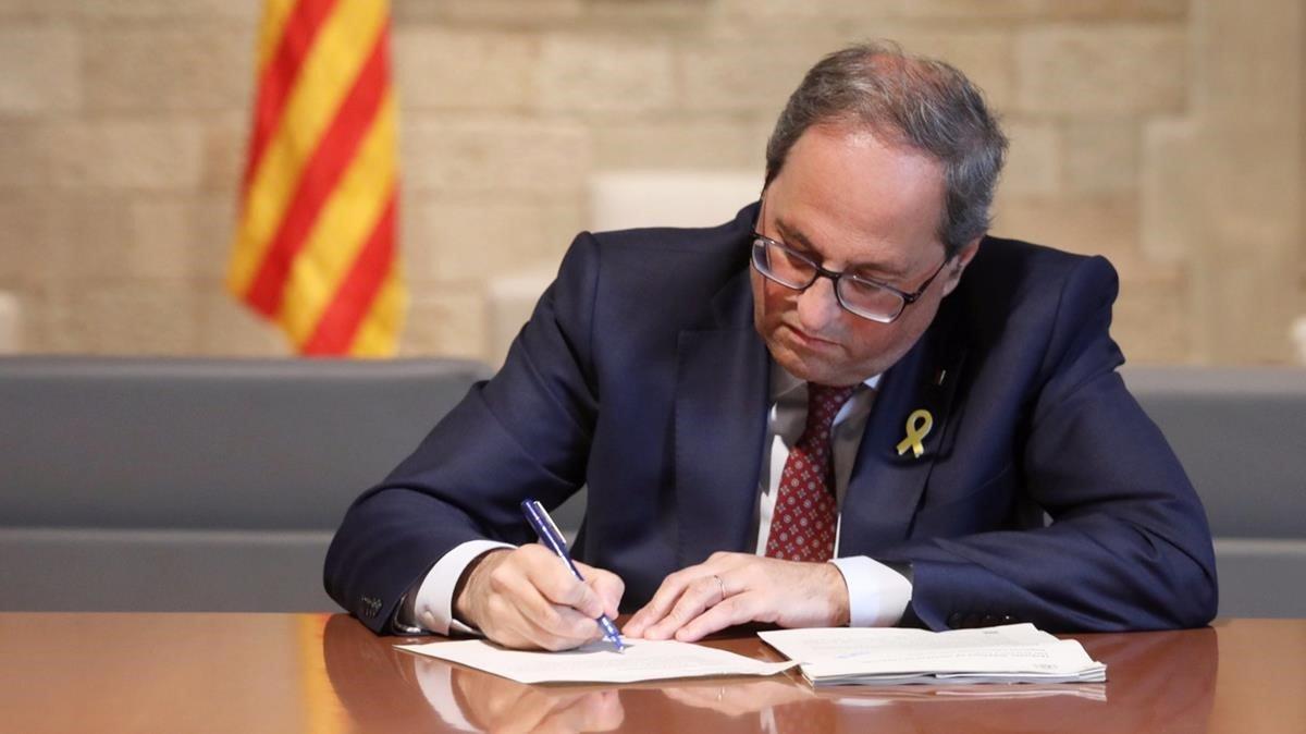 zentauroepp47605458 el president del govern  quim torra  signa la notificaci  de190408095956