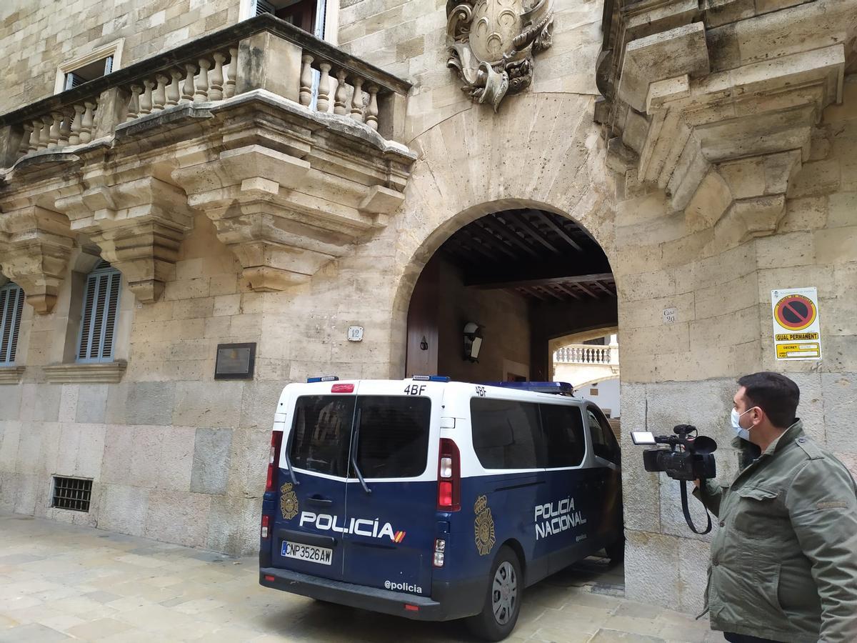Acusan a un profesor de violaciones  a una alumna de seis años en Ibiza