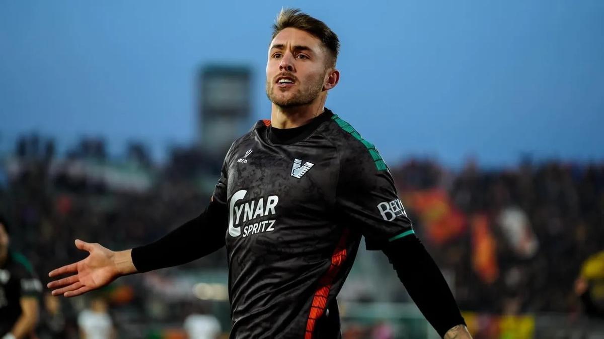 Antonio Casas, durante su etapa como jugador del Venezia.