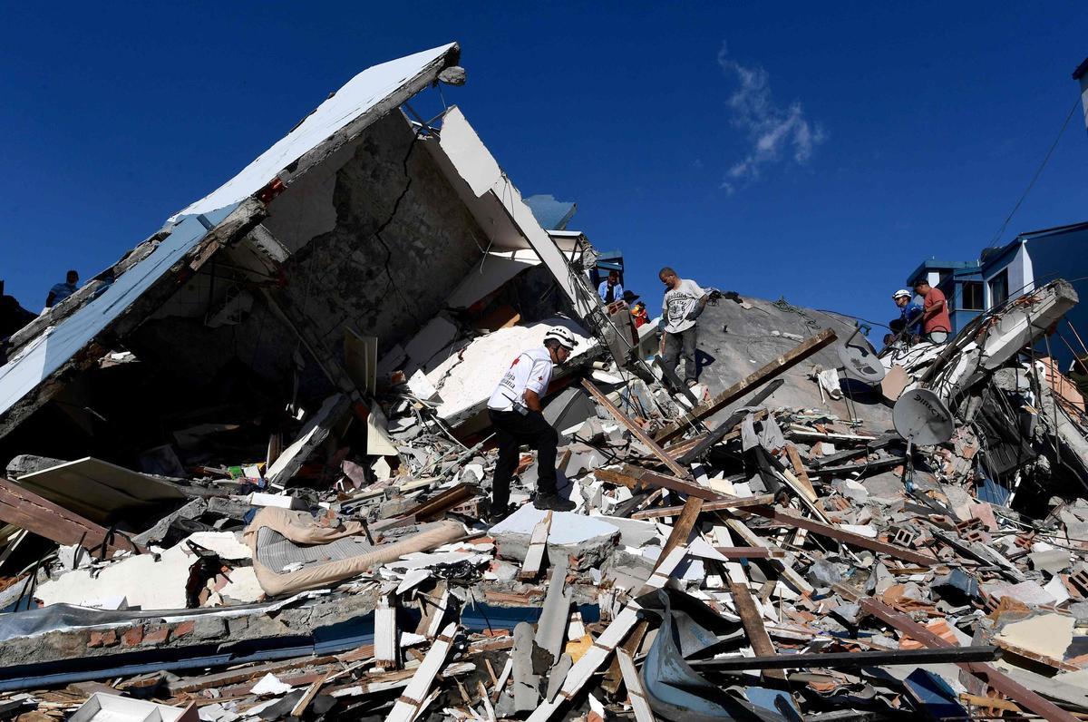 Colombia busca a supervivientes del terremoto