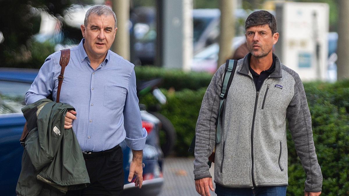 El jefe de los Bomberos de València, Enrique Chisbert, a su llegada hoy a los juzgados.