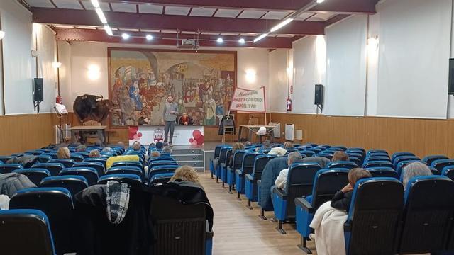 Charla de Stop BiogásZamroa  impartida hace unas semanas en la Casa de Cultura La Encomienda.