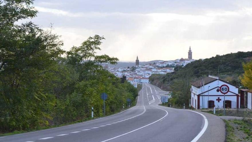 Los tres carriles en el tramo Zafra-Jerez son &quot;el primer paso&quot; para la autovía