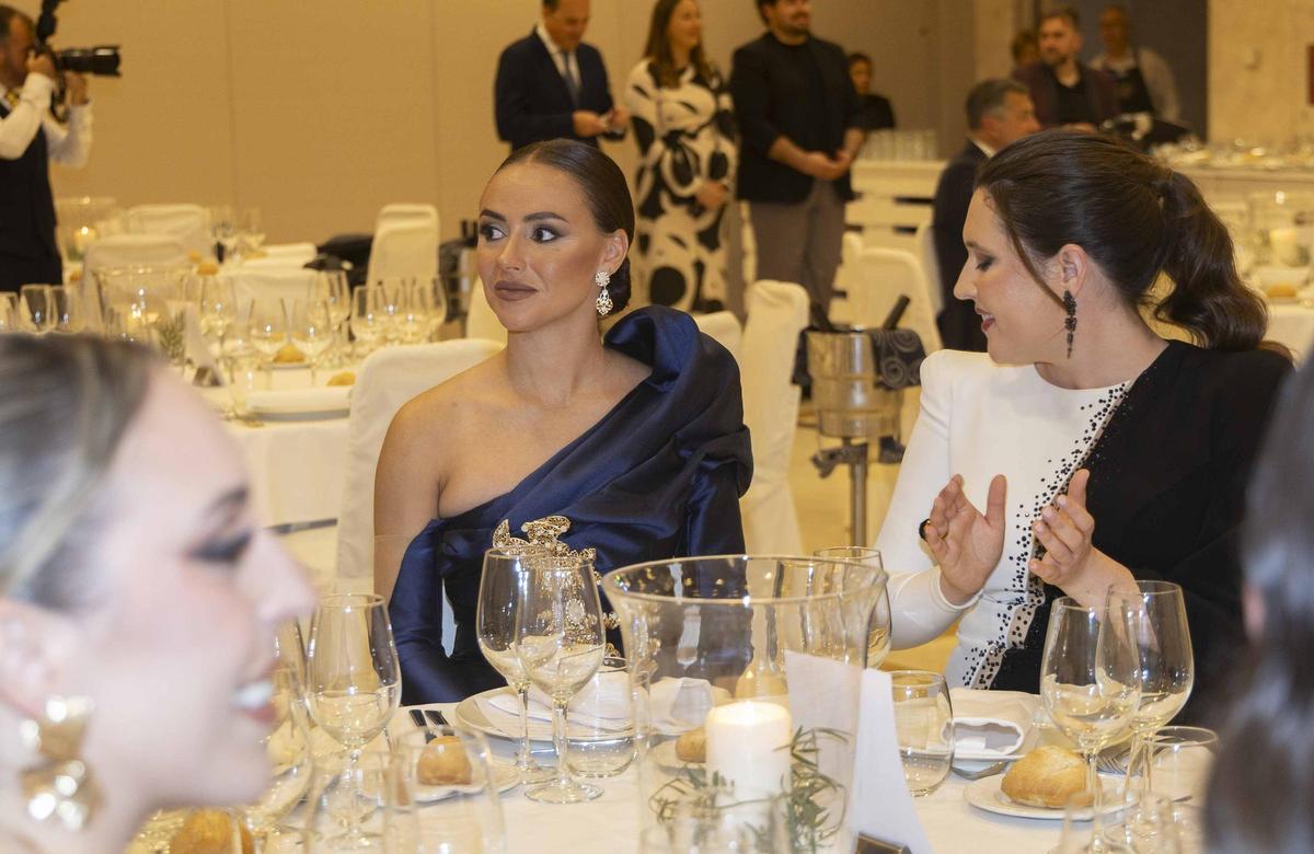 Cena de gala en las convivencias de las candidatas a Bellea del Foc Cena de gala en las convivencias de las candidatas a Bellea del Foc