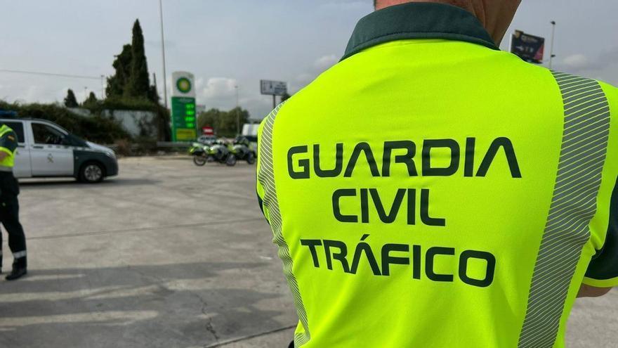 Corte de tráfico en la A-66 por el incendio de un camión a la altura de Aldea del Cano (Cáceres)