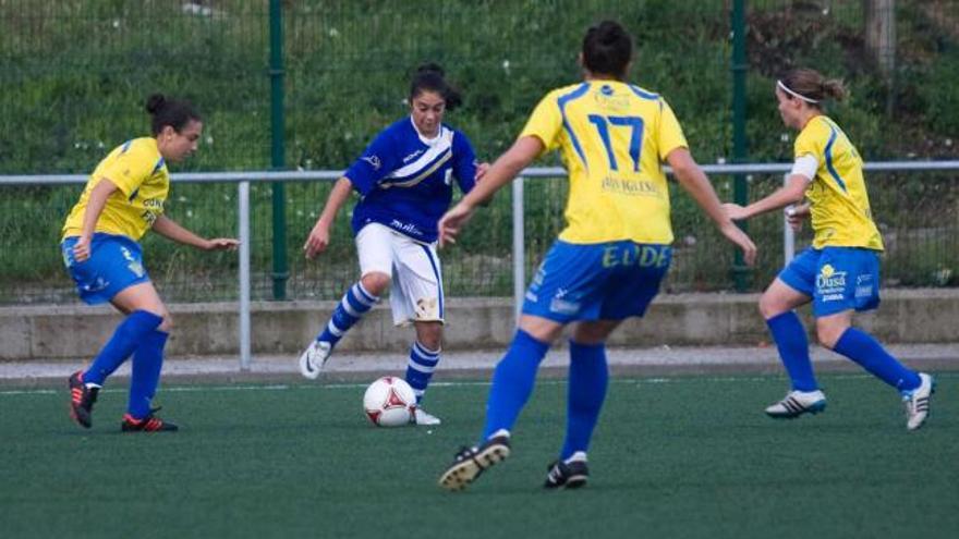 Liber intenta irse de sus rivales en el partido de ayer ante el Friol.