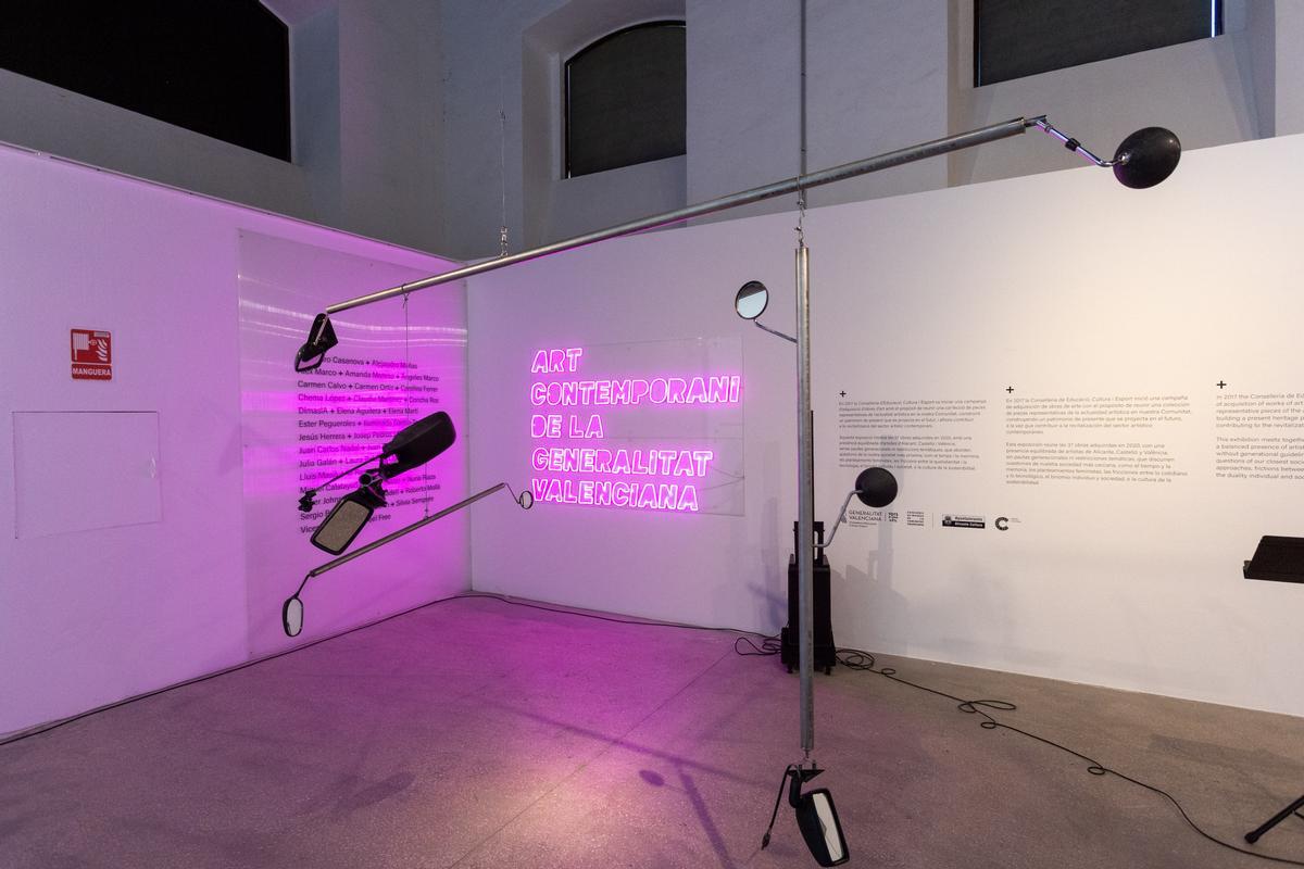 Instalación de Nuria Fuster en la exposición de la Colección de la Generalitat en Las Cigarreras