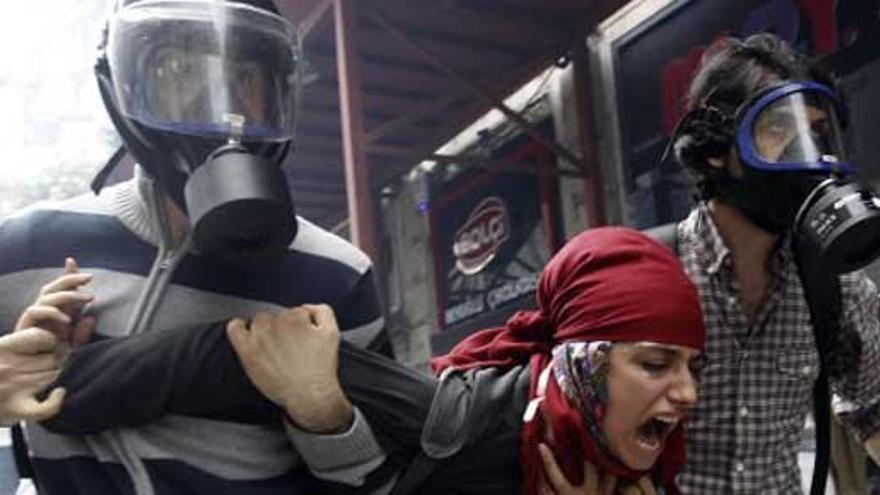 La Policía disuelve una marcha de protesta en Estambul