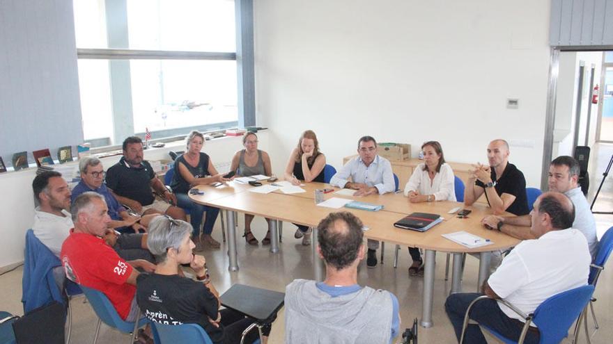 Reunió de l´Estació Nàutica Roses-Cap de Creus i Roses comerç.