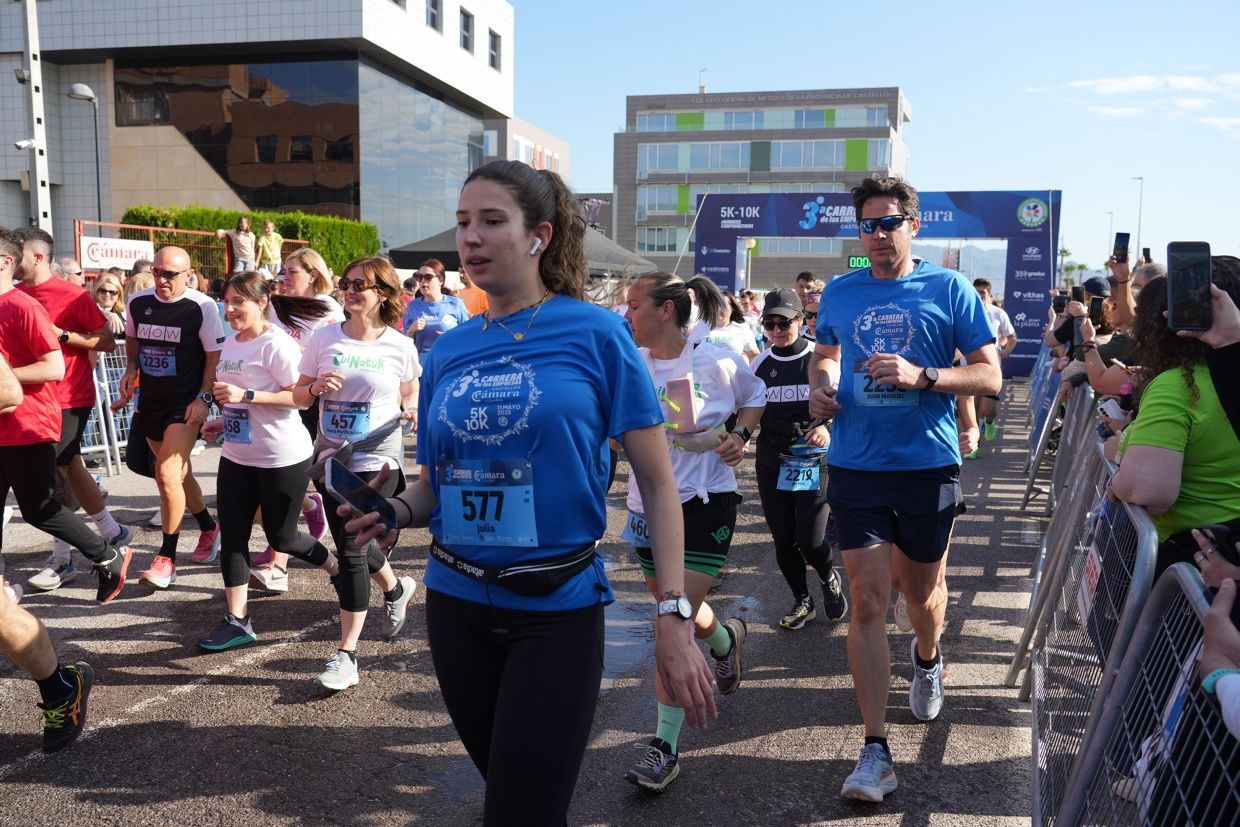 Búscate en las fotos de la Carrera de las Empresas en Castellón