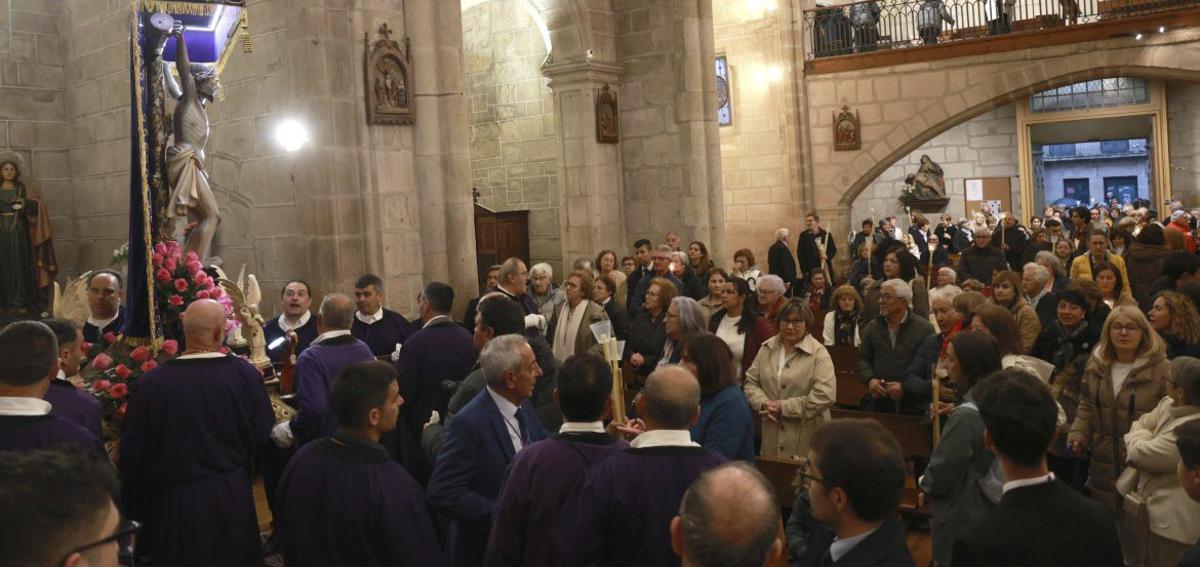 La lluvia deja a los redondelanos sin  su procesión del Cristo de la Agonía | JOSÉ LORES