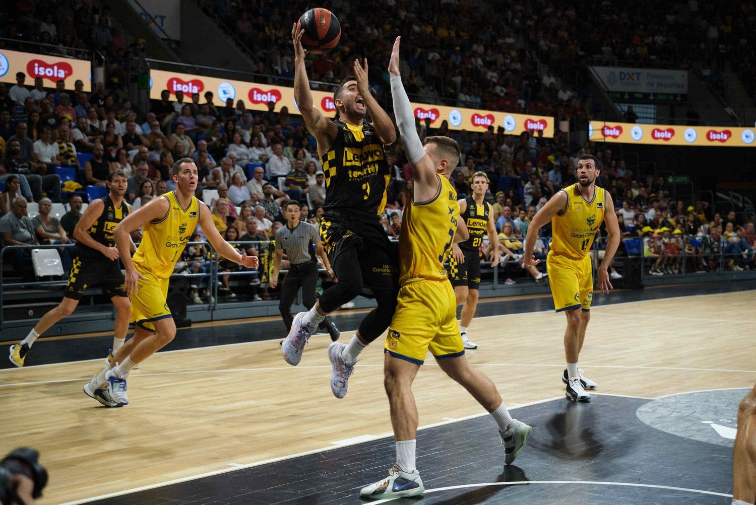 Derbi canario de baloncesto: Lenovo Tenerife 83 - 83 Dreamland Gran Canaria