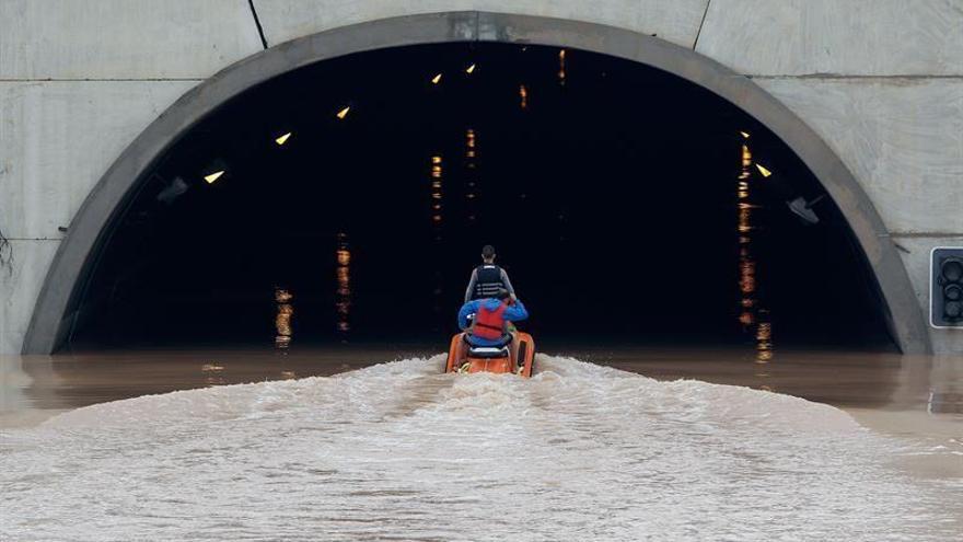 Rescatados varios conductores de un túnel de la AP7 en Alicante