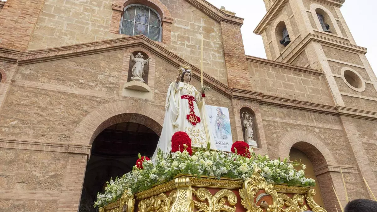 La Semana Santa de Torrevieja crece en las calles y en la recuperación de su historia