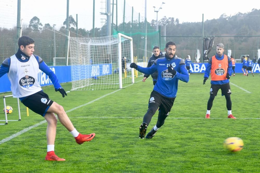 Lucas Pérez vuelve a entrenar con el grupo