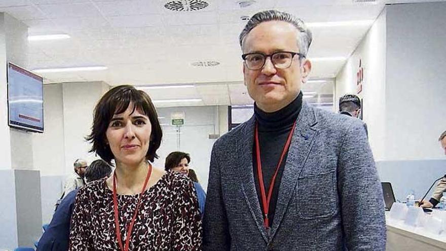 Ana Diéguez-Rodríguez y Miguel Hermoso, ayer, en el congreso &#039;Magnificence in the 17th Century&#039;.