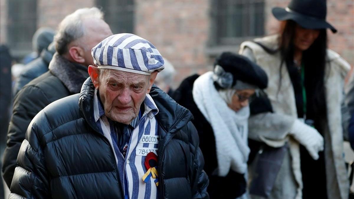 Uno de los supervivientes de Auschwitz, durante la jornada de homenaje.