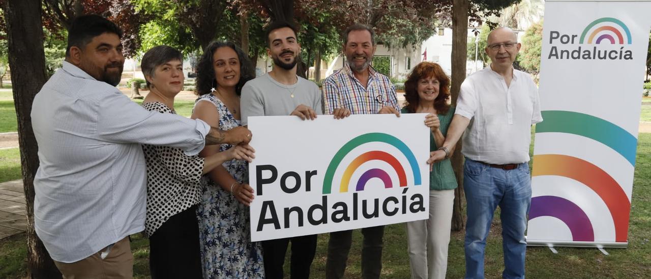 Presentación de los miembros de la candidatura de Por Andalucía en Córdoba, en los Jardines de Orive.