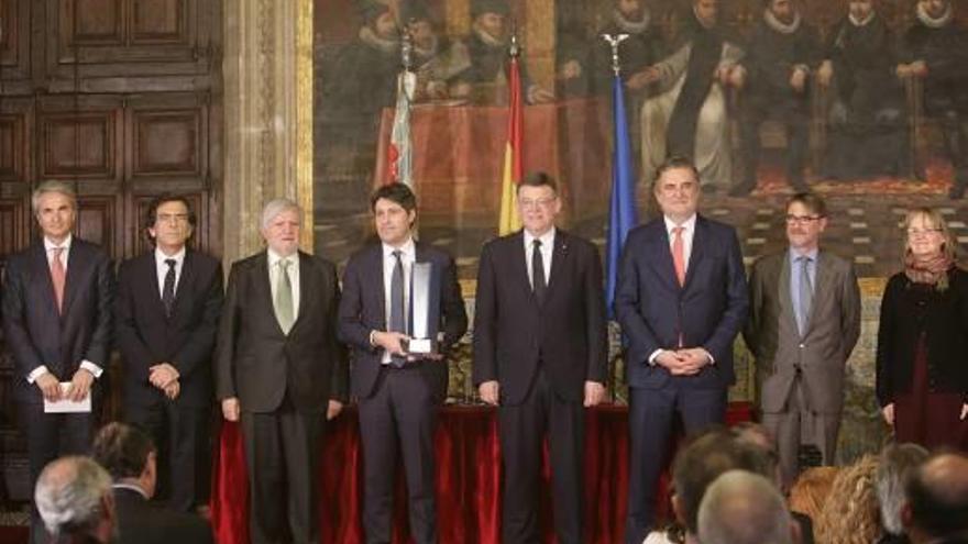 La entidad premiada alerta sobre la escena política valenciana