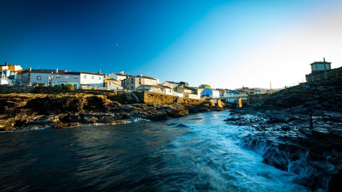 En este pueblo costero podrás disfrutar de uno de los mejores mariscos de Galicia.