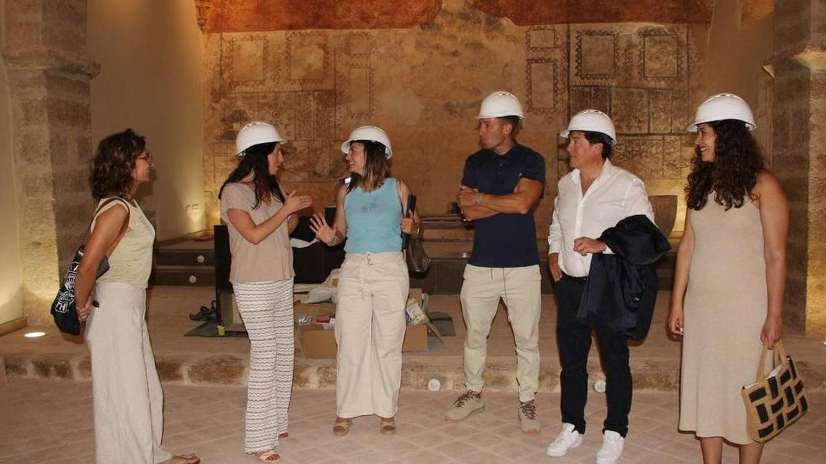 l director general de Administración Local ha visitado las obras de consolidación y mejora de la accesibilidad de la iglesia fortaleza de Sant Francesc en Torreblanca.