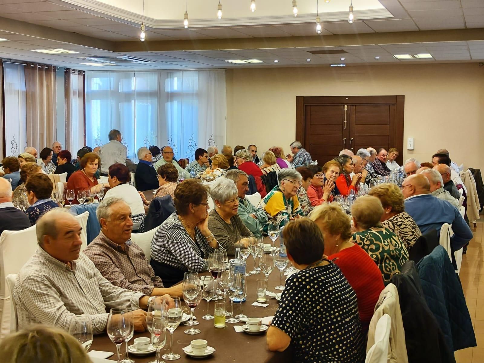 Villaviciosa ya tiene "Abuelos del año": así fue la jornada de la tercera edad