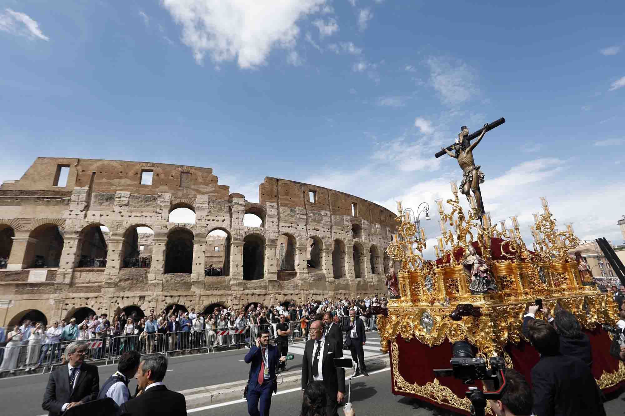 Gran procesión por el Jubileo de las Cofradías, en fotos