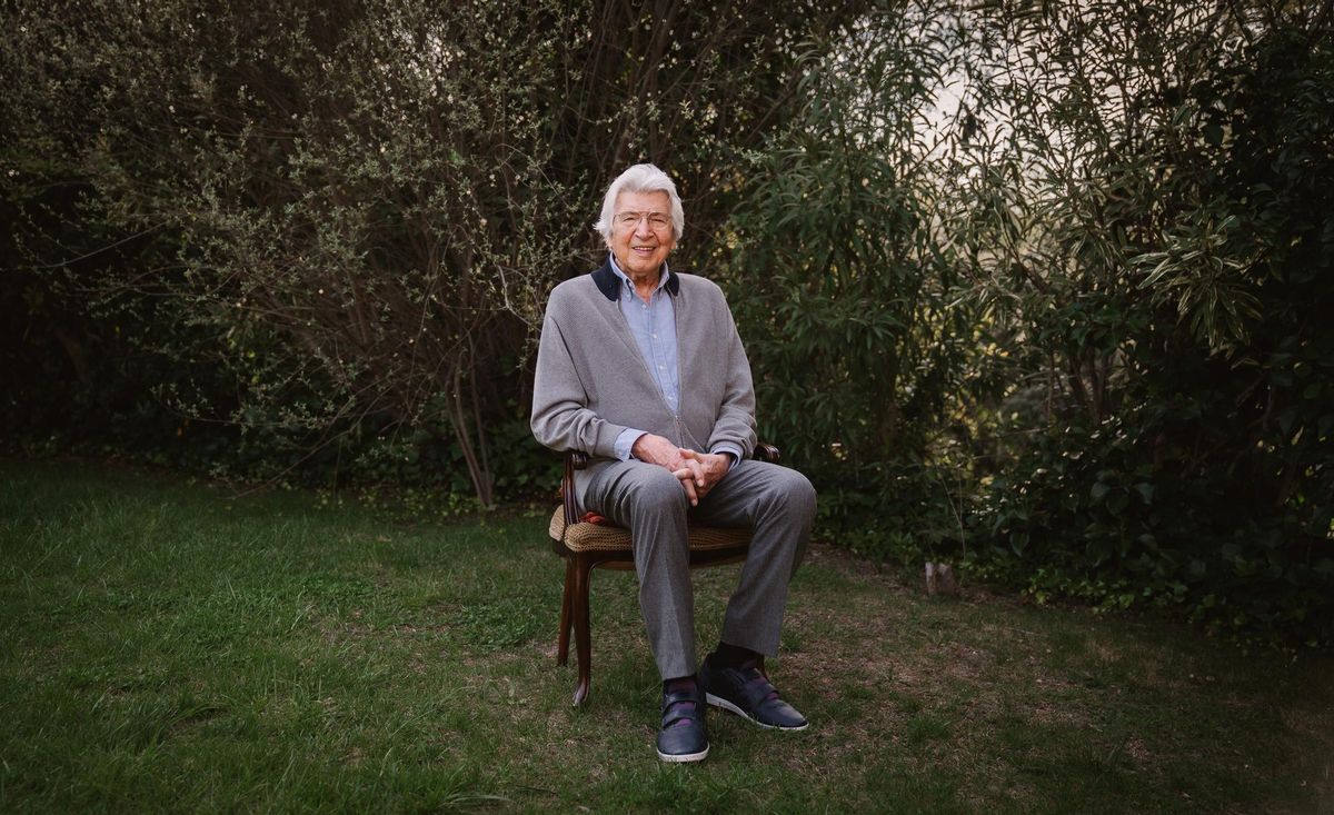 Manuel Alejandro en su casa de Madrid.