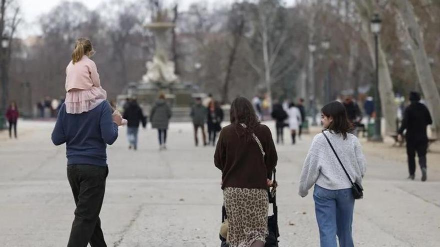 Más de 160.000 menores extremeños podrían recibir 2.400 euros al año por la nueva ayuda a la crianza