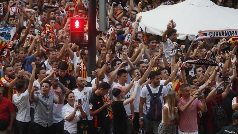 Así ha recibido la afición al Valencia en Mestalla