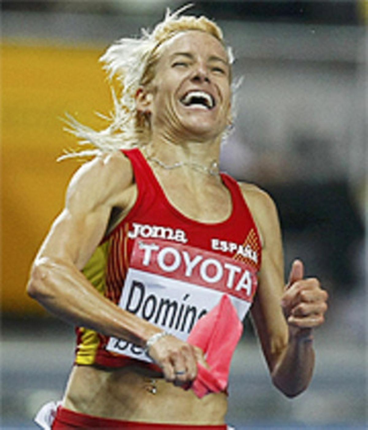 Marta Domínguez celebra la victòria en els 3.000 metres obstacles. Marta Domínguez celebra la victòria en els 3.000 metres obstacles.