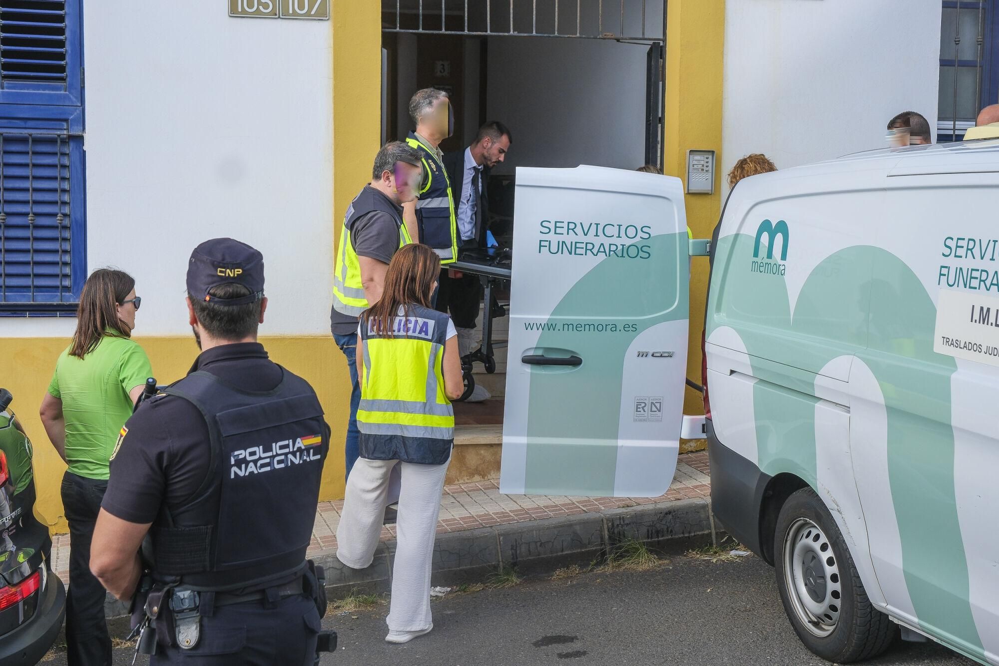 Hallan los cadáveres de una pareja en una vivienda de El Zardo
