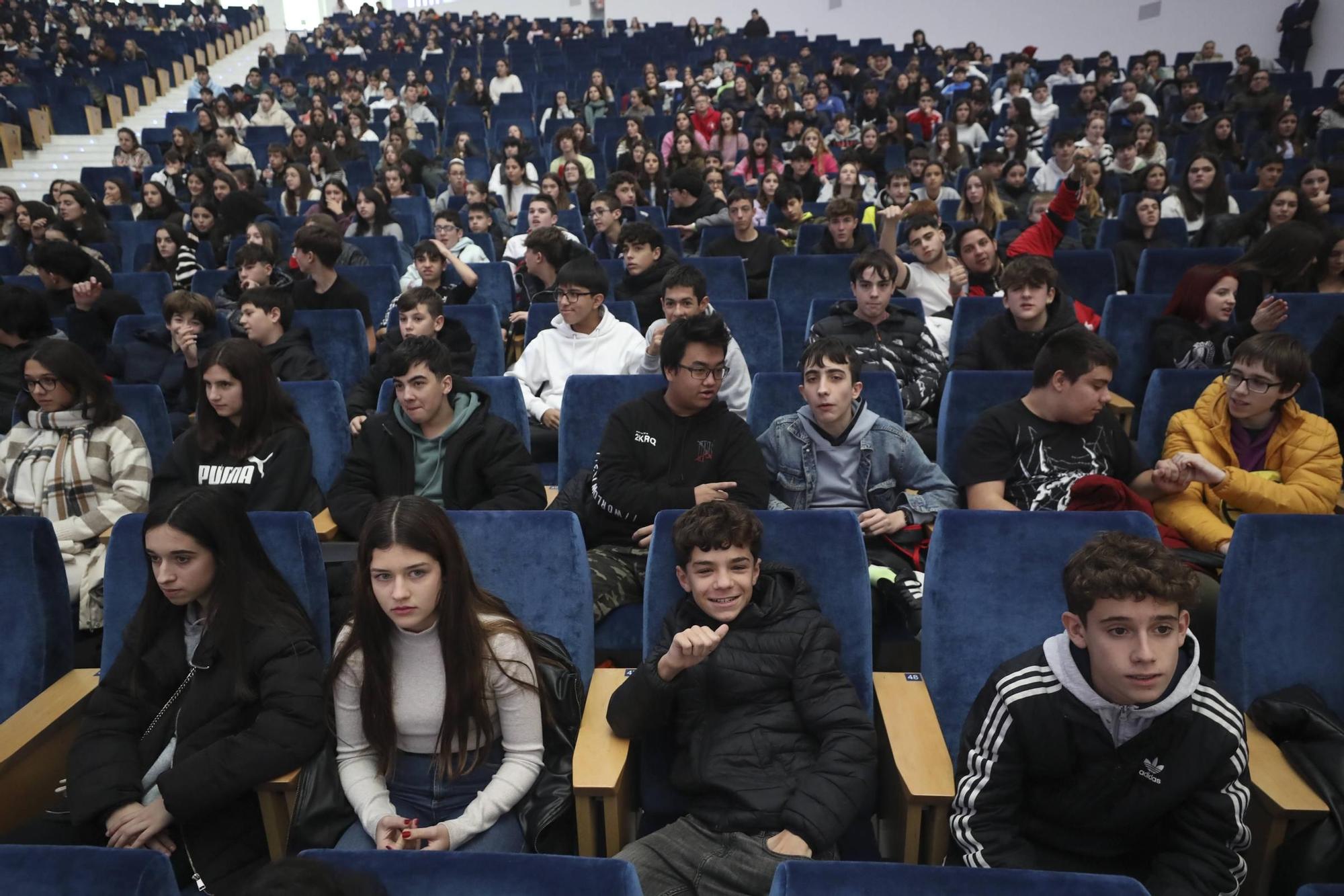 EN IMÁGENES: El Día del Voluntariado reúne a jóvenes en el Calatrava