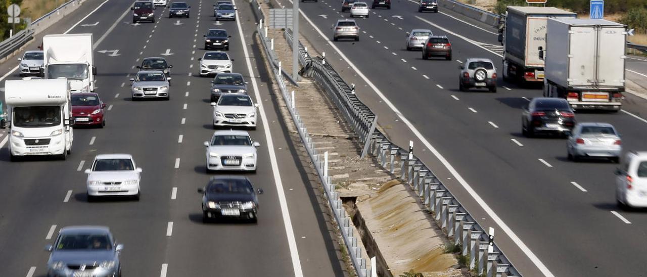 El Consell fijará un impuesto verde para los vehículos  contaminantes en 2023