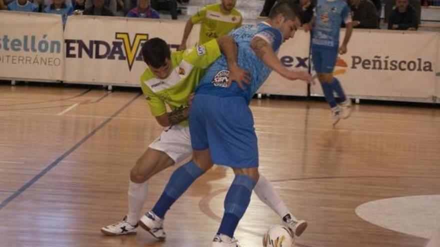 Imagen del partido que disputó ayer el Palma en la pista del Peñíscola.