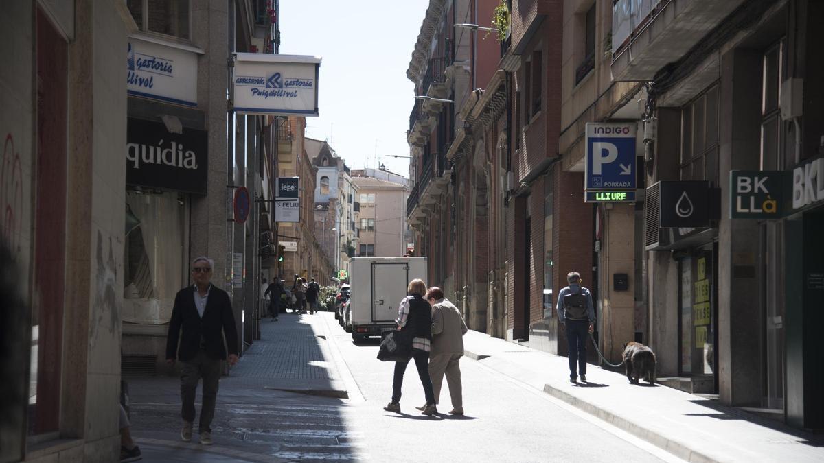 Fins al trencall del Bonsuccés, el Sant Joan Baptista de la Salle passarà a ser de baixada, i a partir del Bonsuccés, illa de vianants controlada amb fotomultes