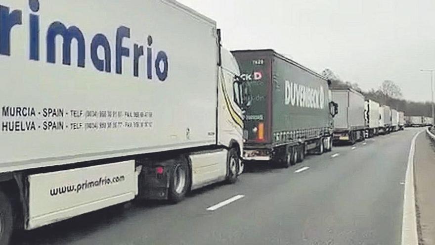 Decenas de camiones de Murcia, atrapados en Reino Unido