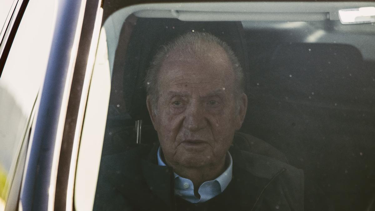 Juan Carlos I aterriza en Vigo en su segunda visita a España