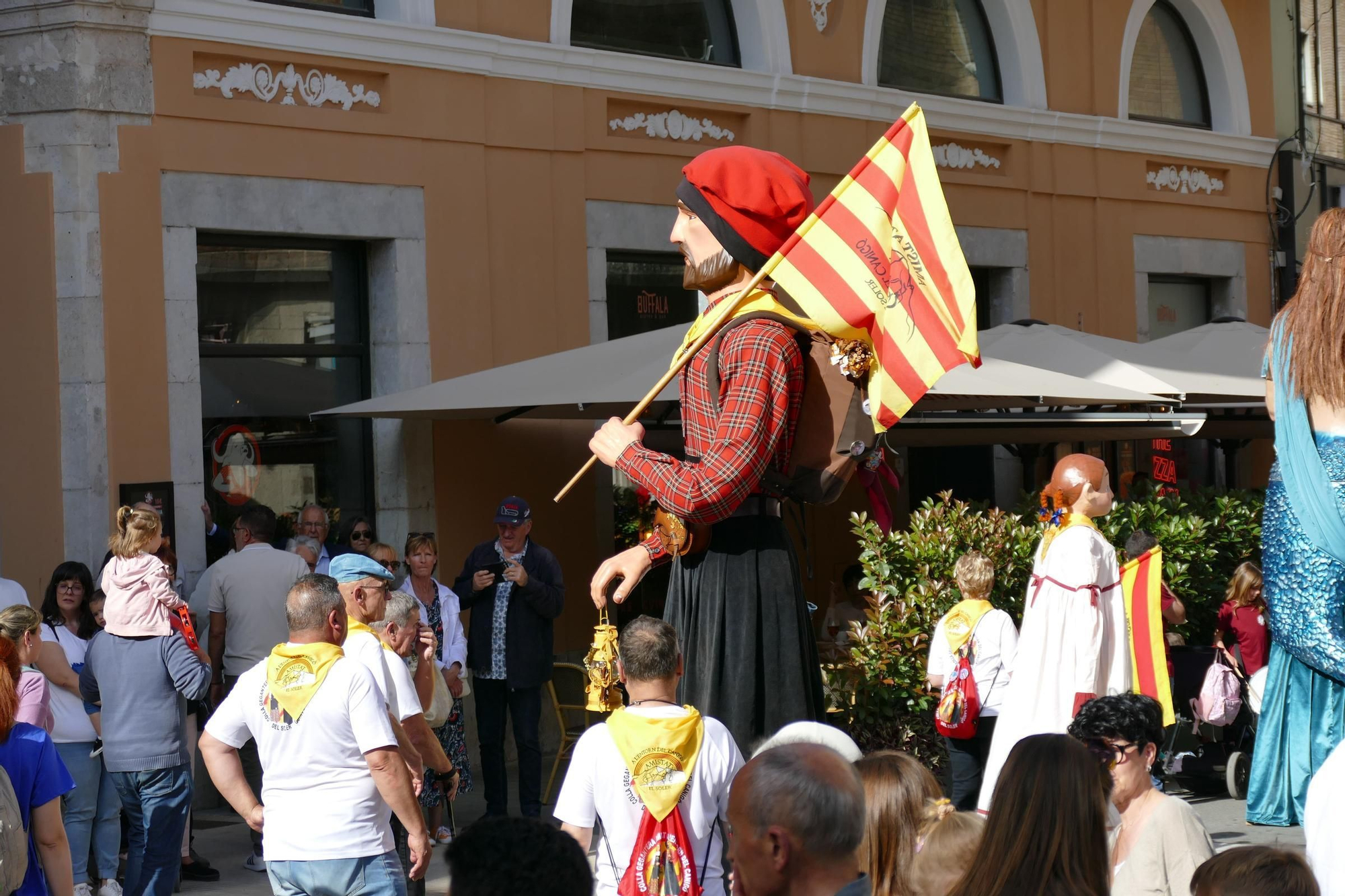 La trobada gegantera de la Diada de Santa Creu celebra els 30 anys dels Amics dels Gegants de Figueres