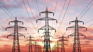 El Gobierno aplaca a las grandes eléctricas y se abre a permitirles más inversiones en sus redes