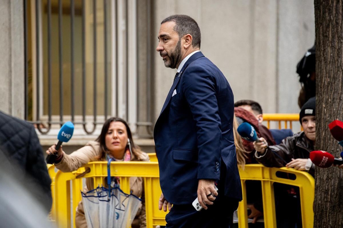 El empresario Víctor de Aldama a su llegada al Tribunal Supremo a declarar como acusado en el juicio de las mascarillas, a 29 de abril de 2026, en Madrid (España).