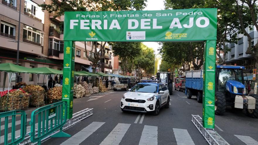 Así amanecen las Tres Cruces de Zamora el día de la inauguración de la Feria del Ajo