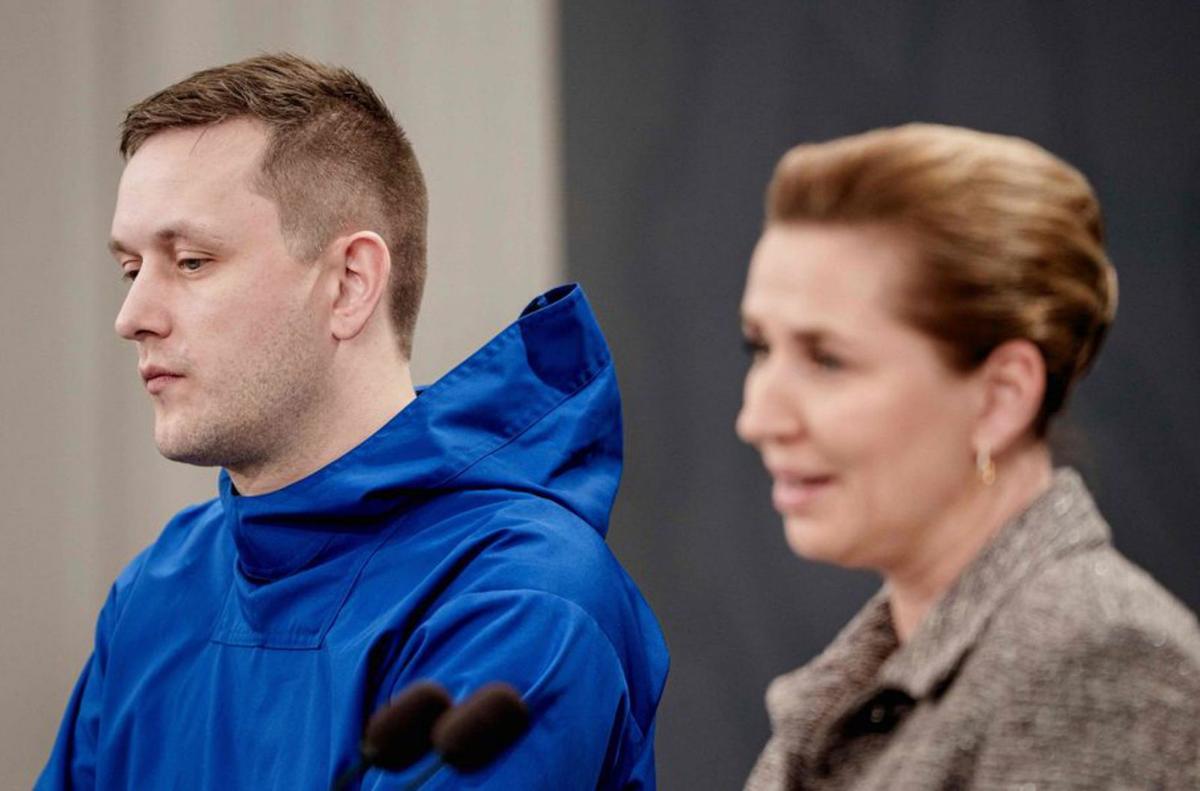 Nielsen es vesteix per a la guerra amb Trump