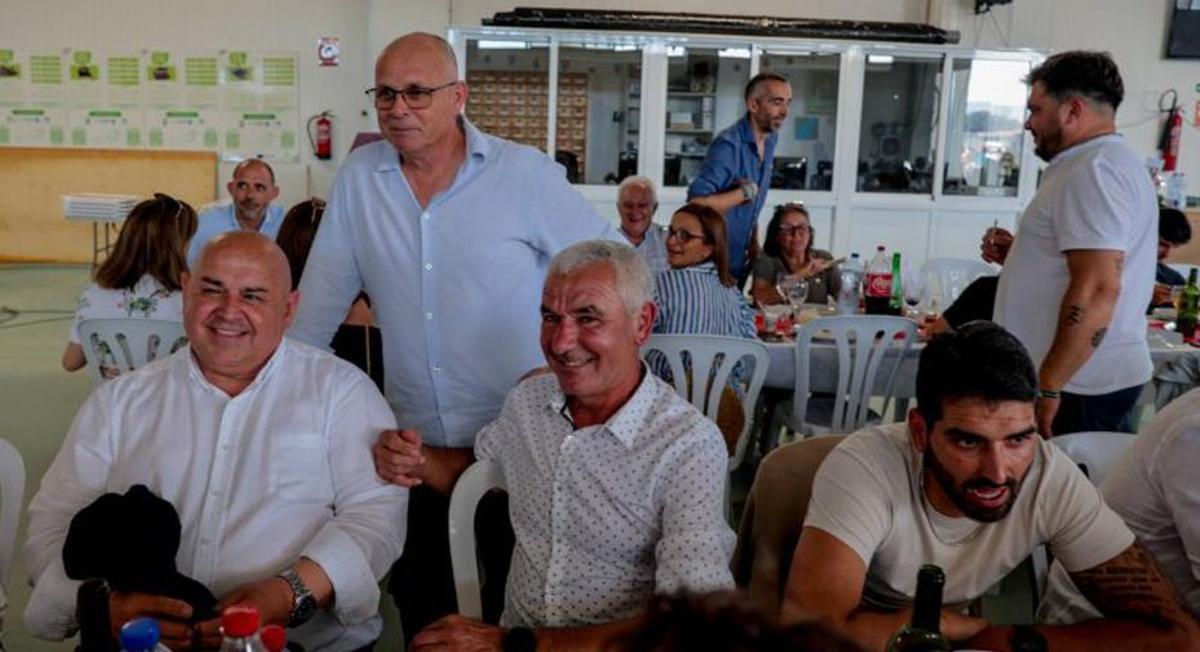 Prieto, Zels y Dios en un momento de la comida de ayer | FIRMA