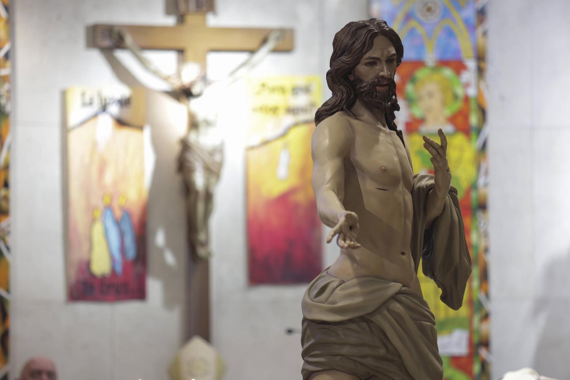 En imágenes | Sanz Montes bendice el Cristo de la cofradía del barrio de Teatinos