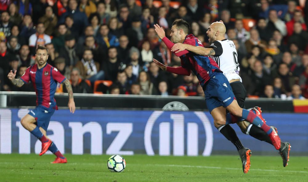 Las mejores imágenes de la polémica del Valencia CF-Levante UD