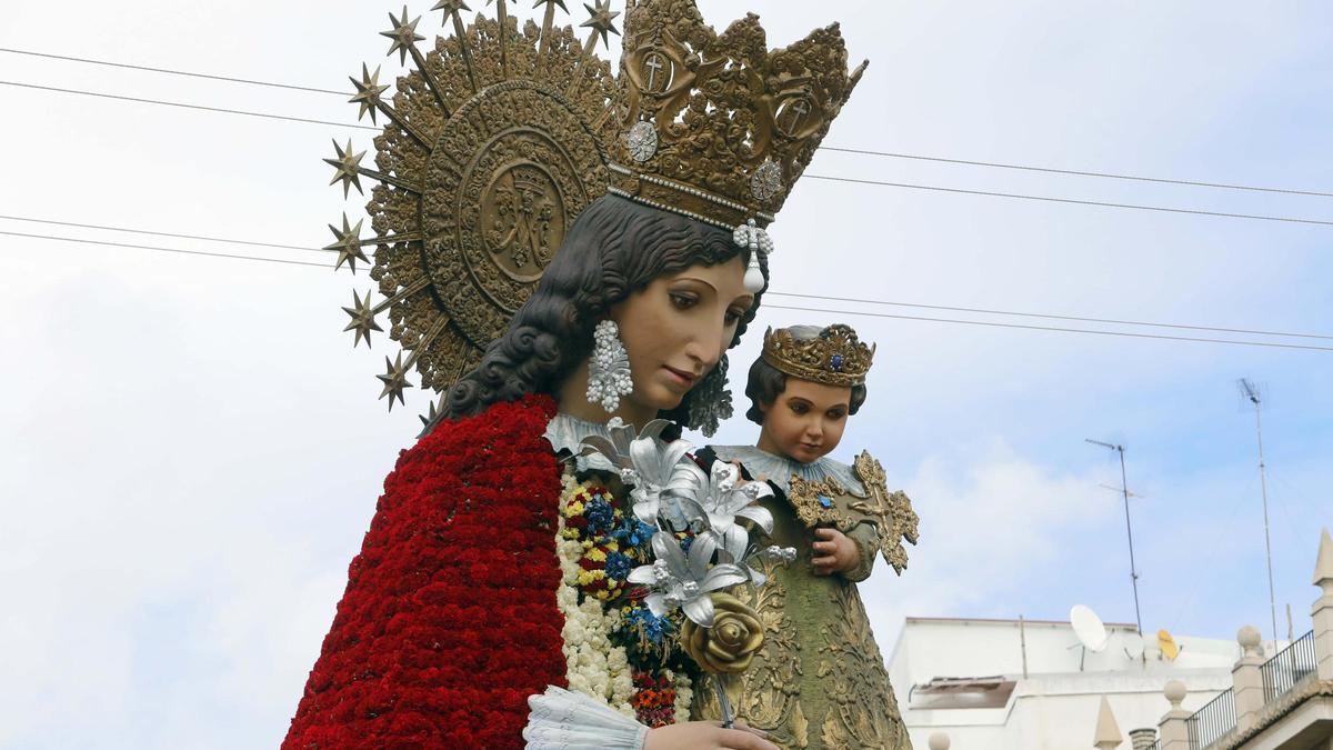 La Basílica advierte que una Ofrenda masiva obligaría a tirar las flores