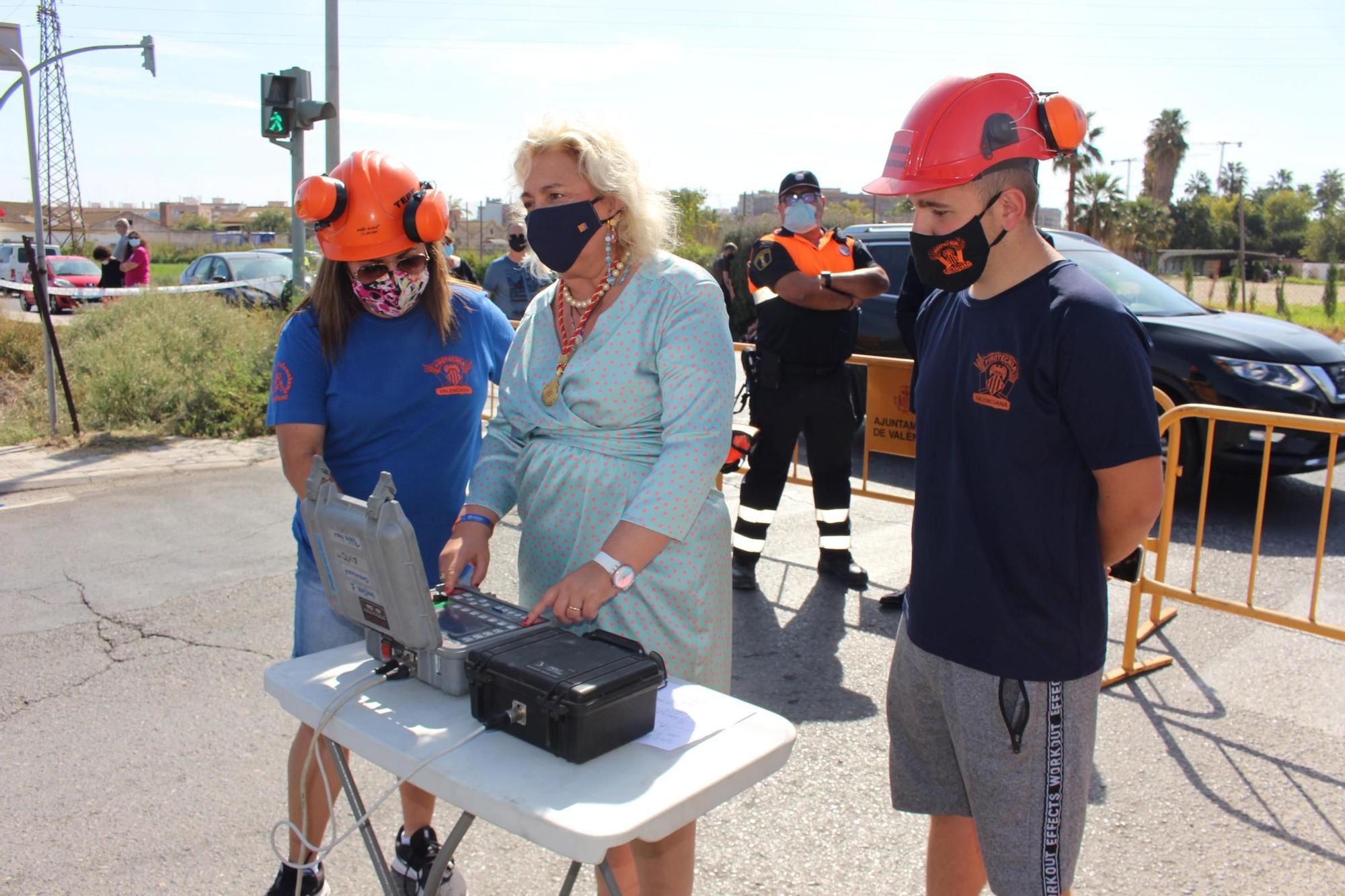 Mascletà descentralizada en Poble Nou con motivo del 9 d'Octubre