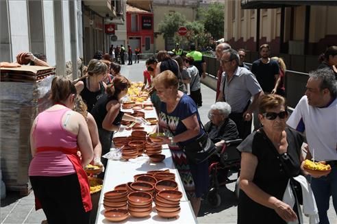 Más de 7000 'cassoletes' en el día de les Calderes de Almassora