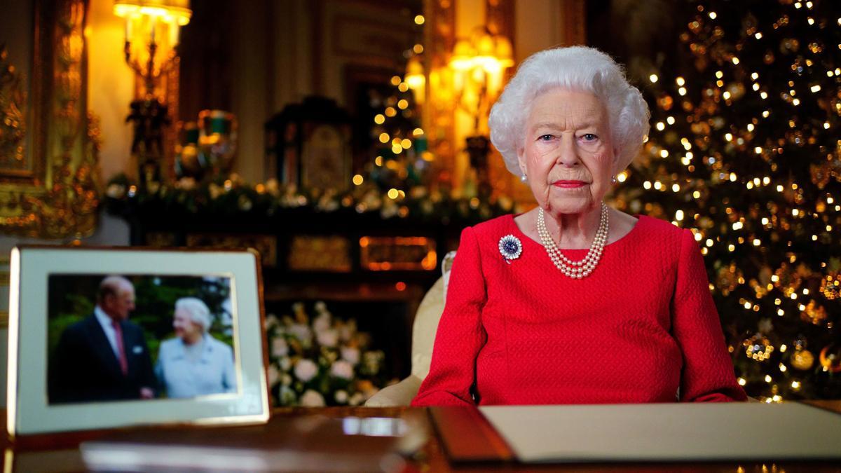 La reina Isabel ll posando en el dia del mensaje de navidad